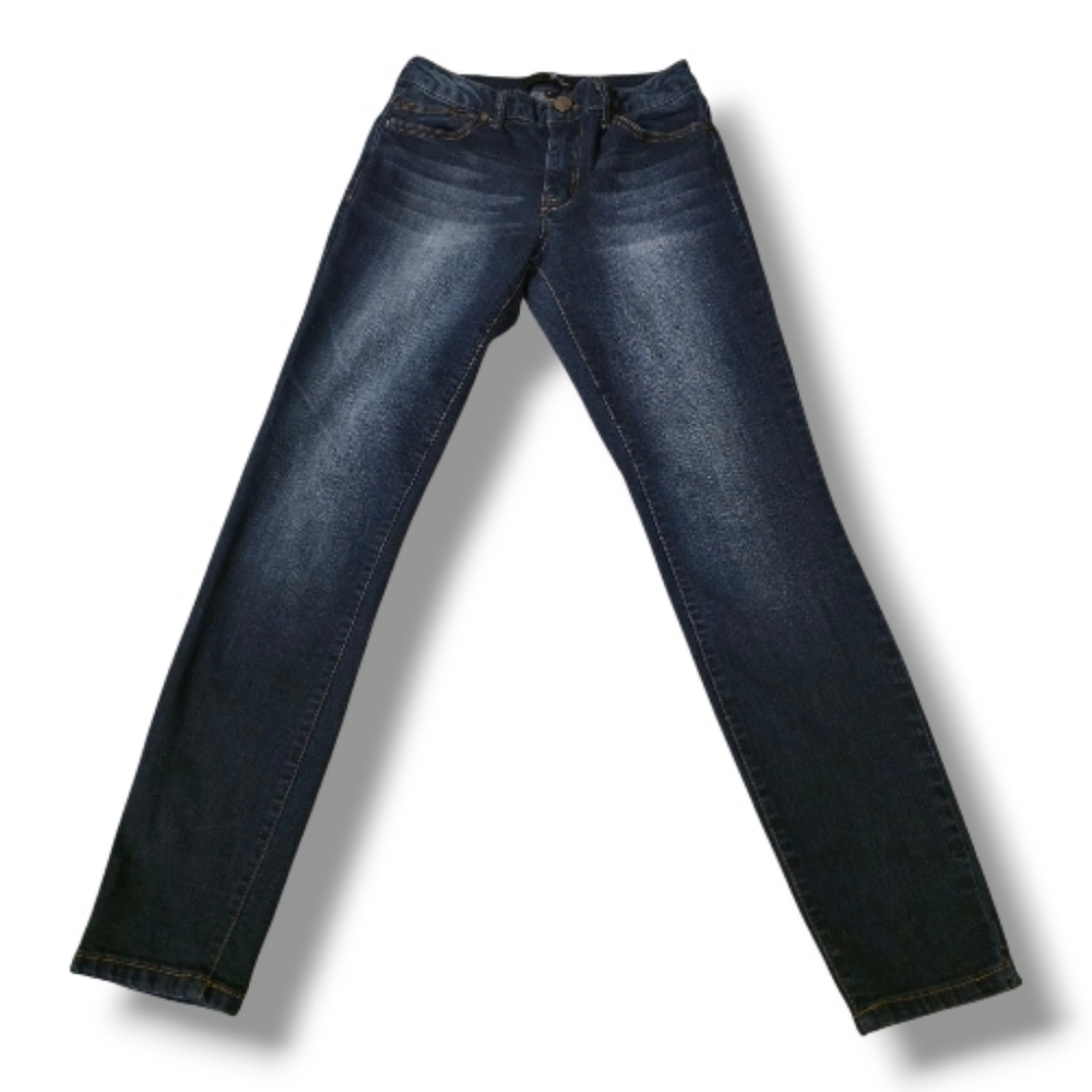 1822 Denim Women's Jeans Size 6.     26in Inseam. Mid Rise